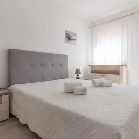 Apartment T1 Lota Premium