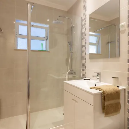 T1 Lota Premium Apartment