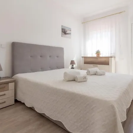 Apartment T1 Lota Premium